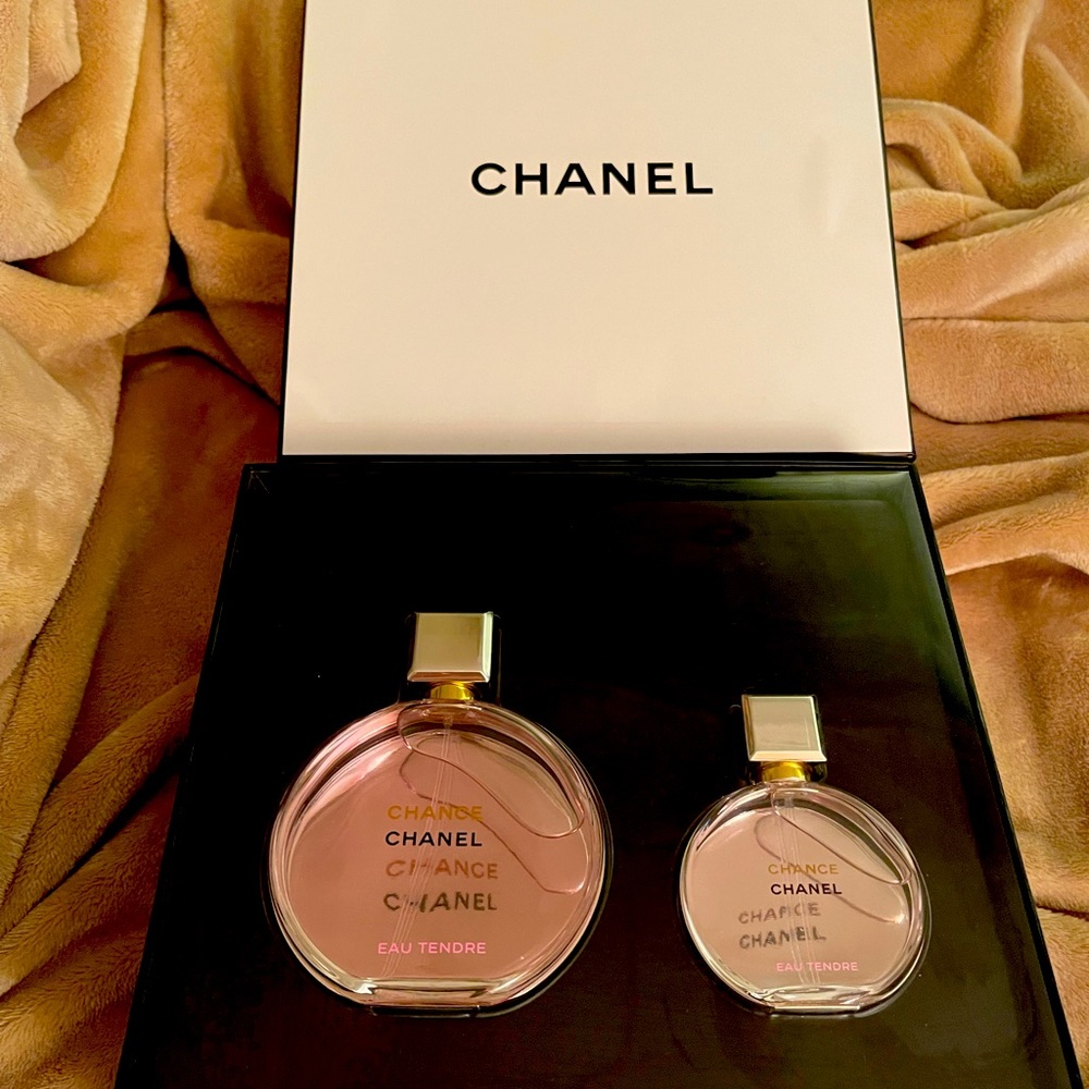 CHANEL CHANCE EAU DE PARFUM SIGNATURE BOX SET. NIB FROM MACYS. RETAILS FOR $200.